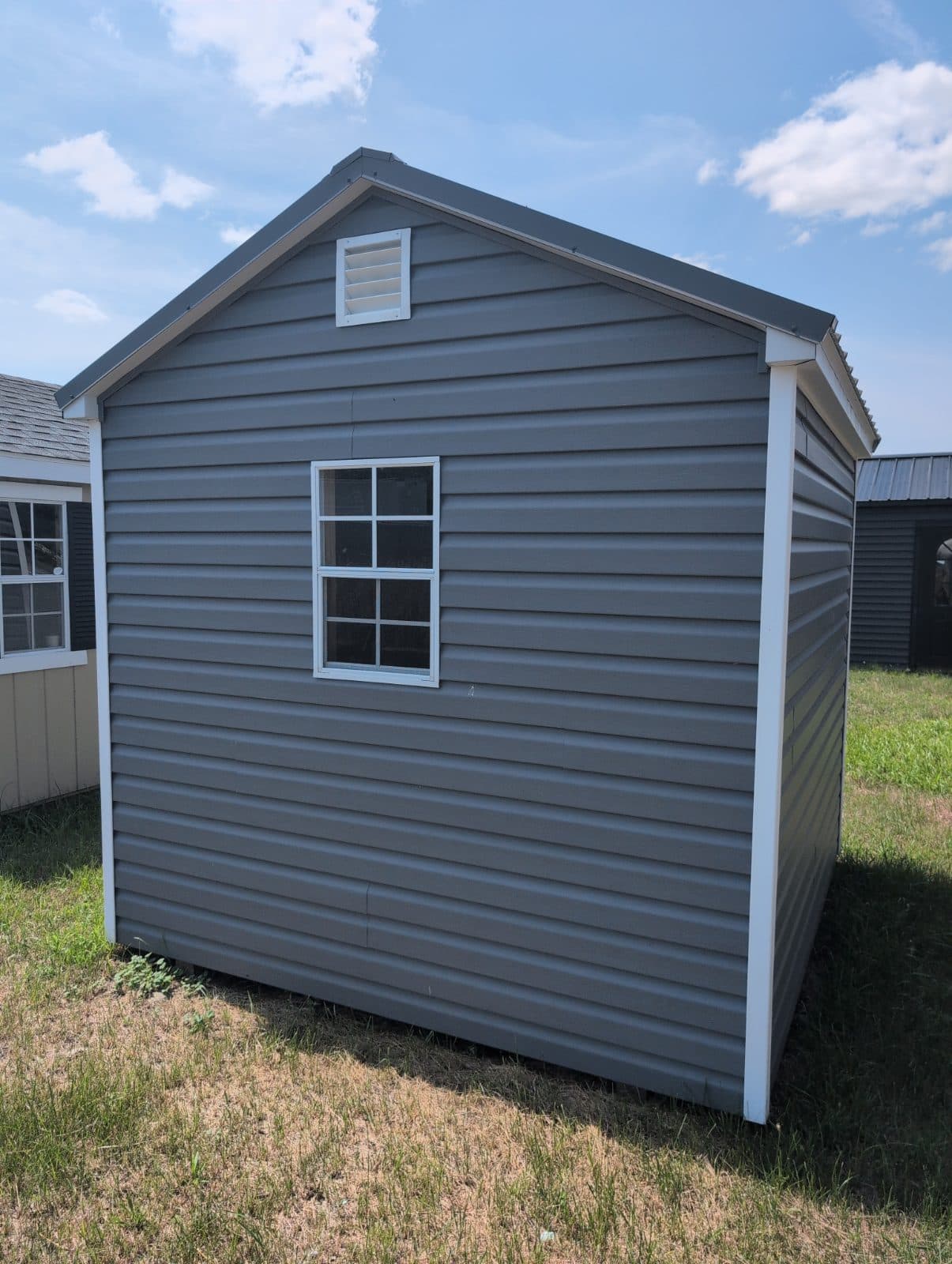 8x8 — photo 2